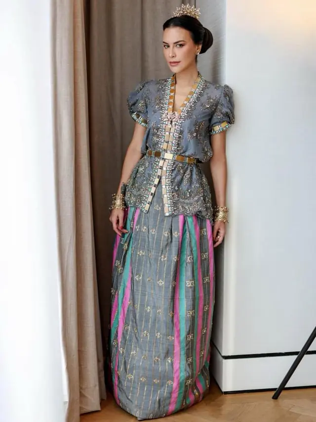 Sophia Latjuba Mix and Match Kain Sarung