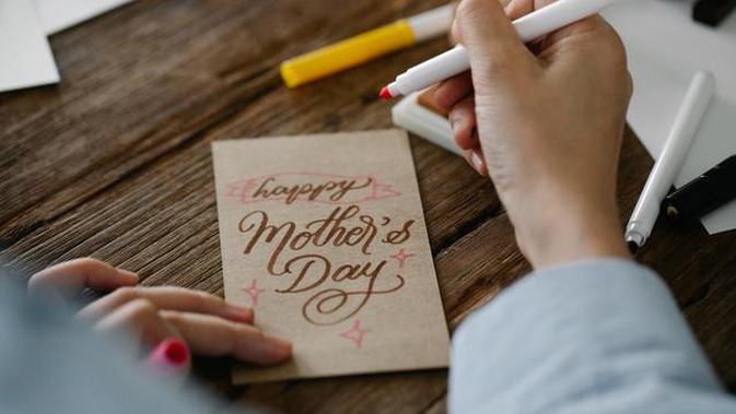 Hari Ibu Nasional ditetapkan untuk menghargai kedudukan dan peran seorang ibu dalam keluarga, dan dalam upaya menciptakan generasi penerus.