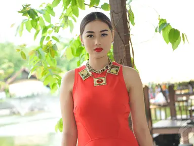 Pedangdut Selfi 'KDI' saat ditemui di Telaga Sampireun, Jakarta. Foto diambil pada Selasa (23/12/2014). (Liputan6.com/Panji Diksana)