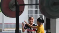 Ukir Sejarah, Bocah Perempuan 7 Tahun Sanggup Angkat Beban 80 Kg