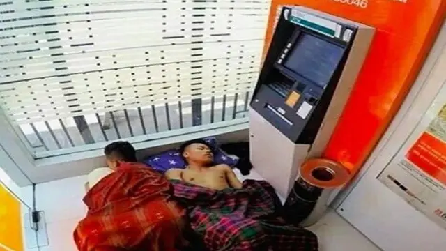 6 Posisi Tidur Agar Tidak Kepanasan Ini Absurd Pol, Kocak