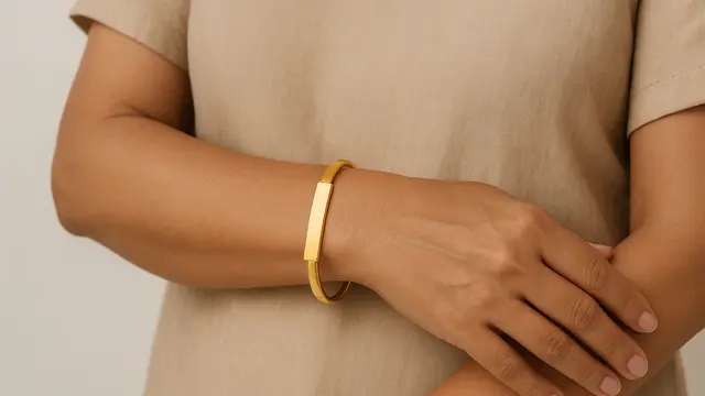 Gelang Emas Model Klasik Palang untuk Ibu-Ibu 40 Tahun ke Atas/Ilustrasi gambar oleh AI