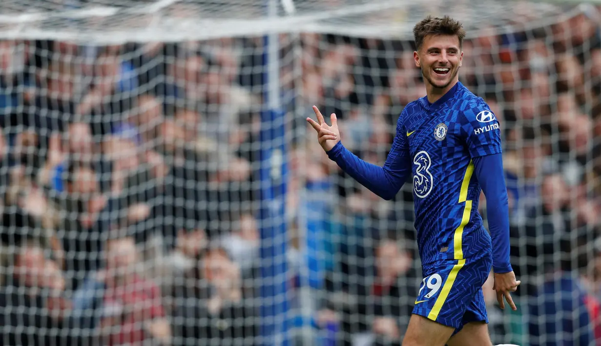 Mason Mount sukses mencetak hattrick dalam pertandingan ini, termasuk mencetak gol pembuka sekaligus penutup pertandingan. (AFP/Adrian Dennis)