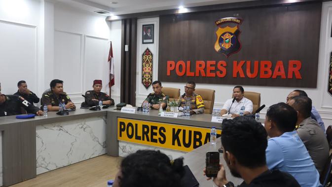 Video Cekcok TNI-Polri di Kutai Barat Viral, Dipicu Isu Bandar Narkoba Dilepas