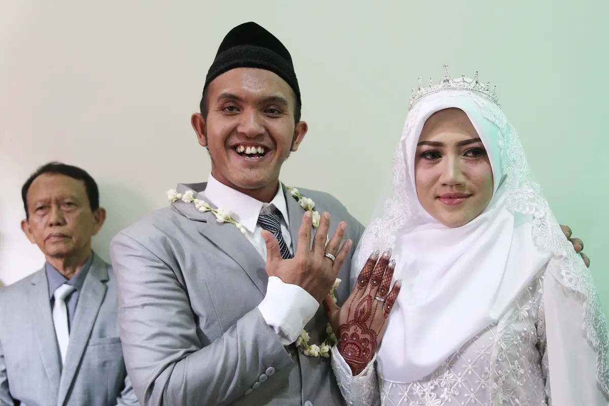 [Bintang] Caisar dan Almaratu Intan