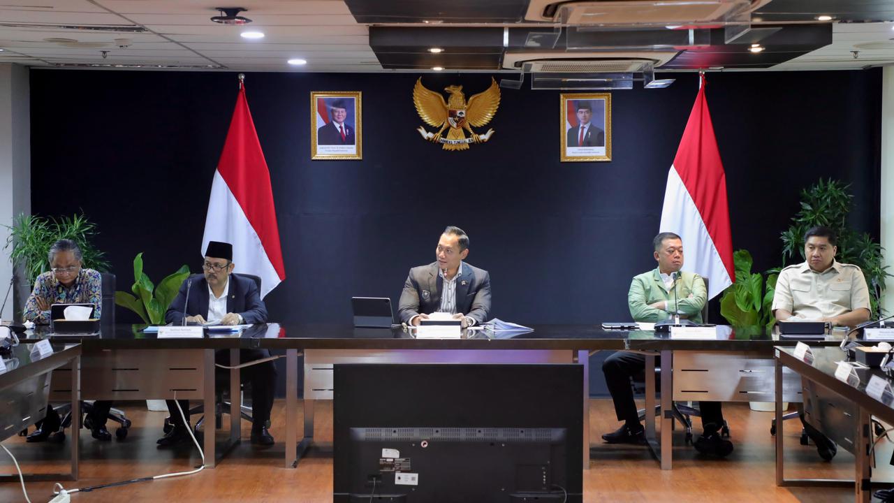 Menko Bidang Infrastruktur dan Pembangunan Kewilayahan, Agus Harimurti Yudhoyono (AHY) saat rakor perlindungan pesisir dan penanganan banjir. (Foto: Istimewa)