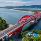 Jembatan Holtekamp berada di atas Teluk Youtefa, Kota Jayapura, Papua. (Dok. Kementerian PUPR)