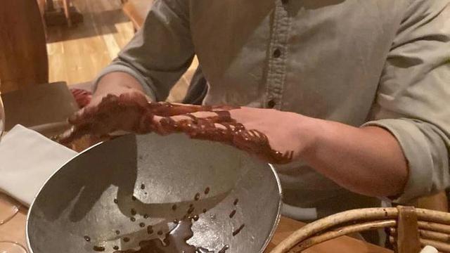 8 Potret Nyeleneh Penyajian Makanan di Restoran Ini Bikin Heran