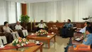 Citizen6, Cilangkap: Ketua Umum Pemuda Pancamarga, H. Lulung AL yang didampingi oleh para Ketua dan Sekjen PP Pemuda Pancamarga menyampaikan rencana Musyawarah Nasional (Munas) di Batam Kepulauan Riau. (Pengirim: Badarudin Bakri)