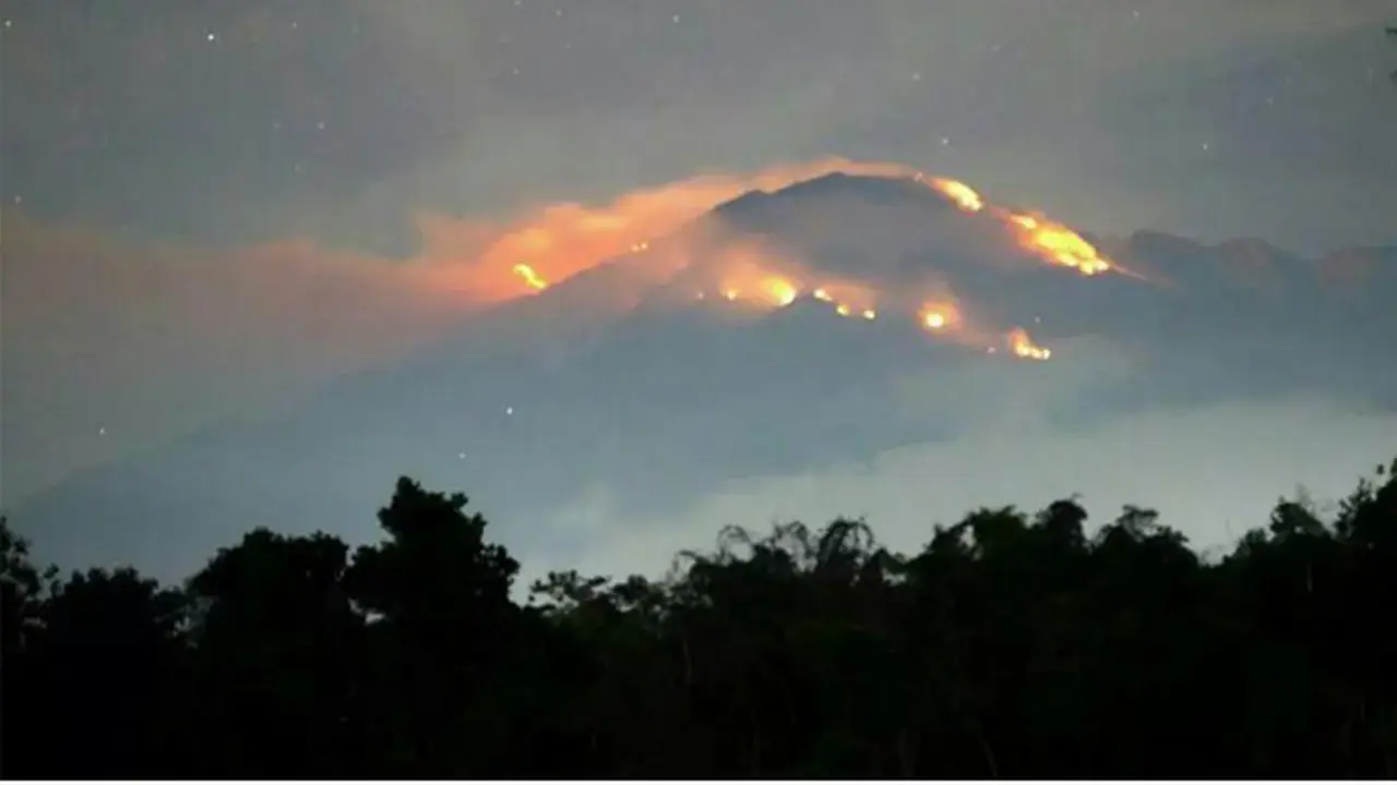 Merbabu Terbakar, Para Pendaki Merasakan Kesedihan Mendalam