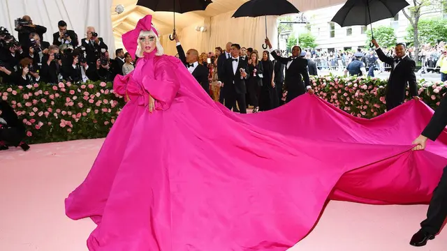 Adu Gaya Penampilan Seleb Hollywood di Met Gala 2019