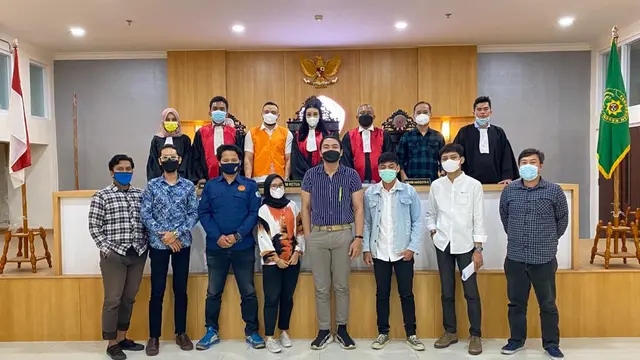 Baby Sexyola menjadi hakim (https://www.instagram.com/p/CQSexpGsEJO/)