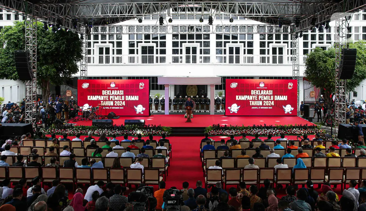 Komisi Pemilihan Umum (KPU) menggelar Deklarasi Kampanye Damai Pemilu Tahun 2024 di Gedung KPU, Jakarta, Senin (27/11/2023). (Liputan6.com/Faizal Fanani)