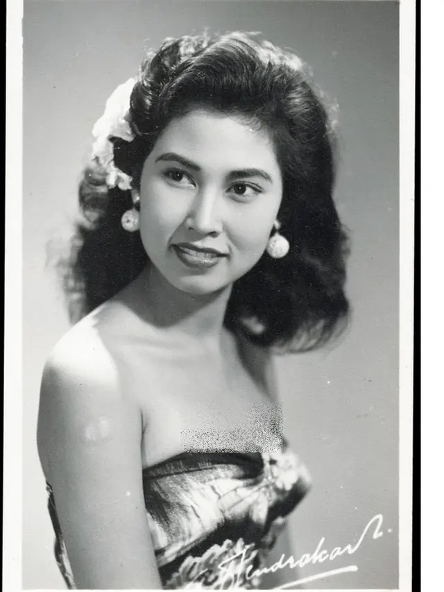 6 Potret Masa Muda Aminah Cendrakasih 'Mak Nyak Si Doel', Aktris Peran Sejak 1955