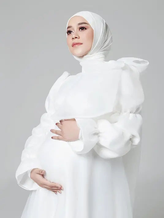 Potret Maternity Shoot Lesty Kejora. (Sumber: Instagram/lestykejora)