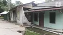 Sejumlah rumah yang rusak akibat pergeseran tanah di kawasan Bojong Koneng, Babakan Madang, Kabupaten Bogor, Jawa Barat, Jumat (16/9/2022). Badan Penanggulangan Bencana Daerah (BPBD) setempat mencatat 18 unit rumah  mengalami kerusakan, dan pergeseran tanah itu menyebabkan retakan-retakan di tanah, dinding, plafon dan lantai rumah warga serta akses jalan sudah tidak bisa dilewati oleh kendaraan roda dua dan roda empat. (Liputan6.com/Herman Zakharia)