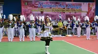 Penampilan drumband warga binaan Lapas Perempuan Pekanbaru dalam peluncuran buku Suara Hati dari Balik Jeruji. (Liputan6.com/M Syukur)