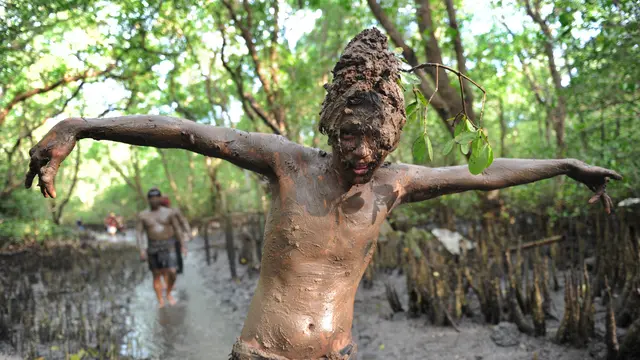 Mebuug-Buugan, Tradisi Mandi Lumpur Usai Perayaan Nyepi