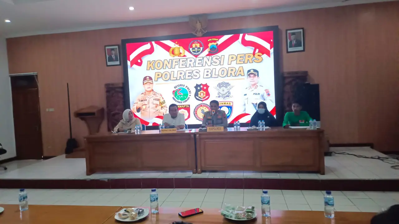 Konferensi pers Polres Blora terkait kasus pencabulan disabilitas 2 kali melahirkan di masa kepemimpinan 4 Kapolres Blora. (Liputan6.com/Ahmad Adirin)