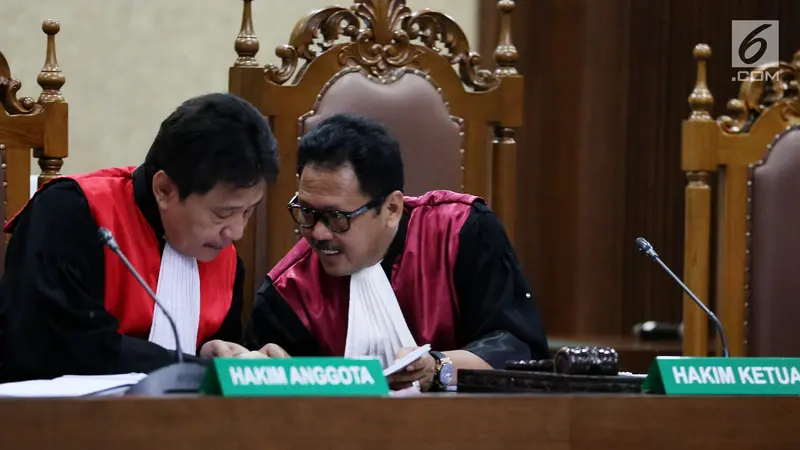 Istri terdakwa kasus korupsi E-KTP Setya Novanto, Deisti Astriani Tagor