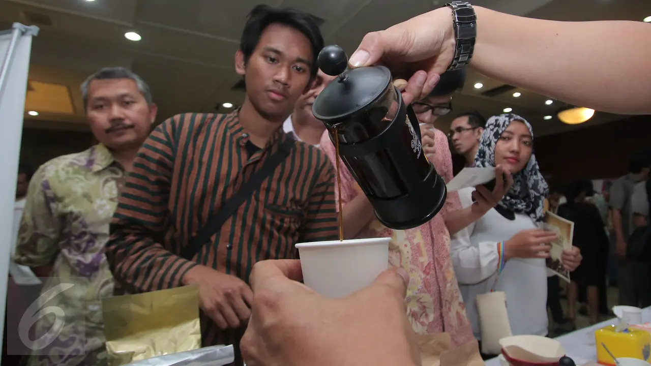 20151001-Hari Kopi, Kementerian Perindustrian Gelar Minum Kopi Gratis -Jakarta