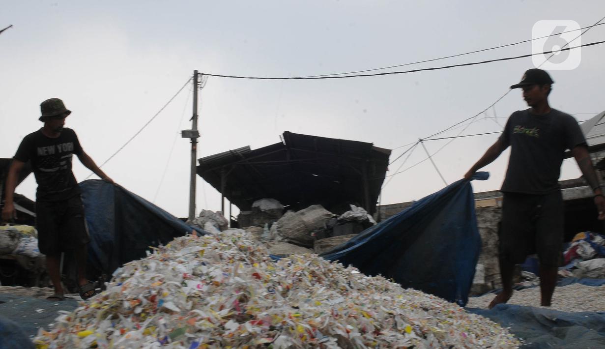 Sekjen Inaplas Fajar Budiono mengatakan banjir impor barang plastik jadi mulai menggerogoti industri hilir hingga utilitasnya yang kini berada di bawah 50 persen. (merdeka.com/Imam Buhori)