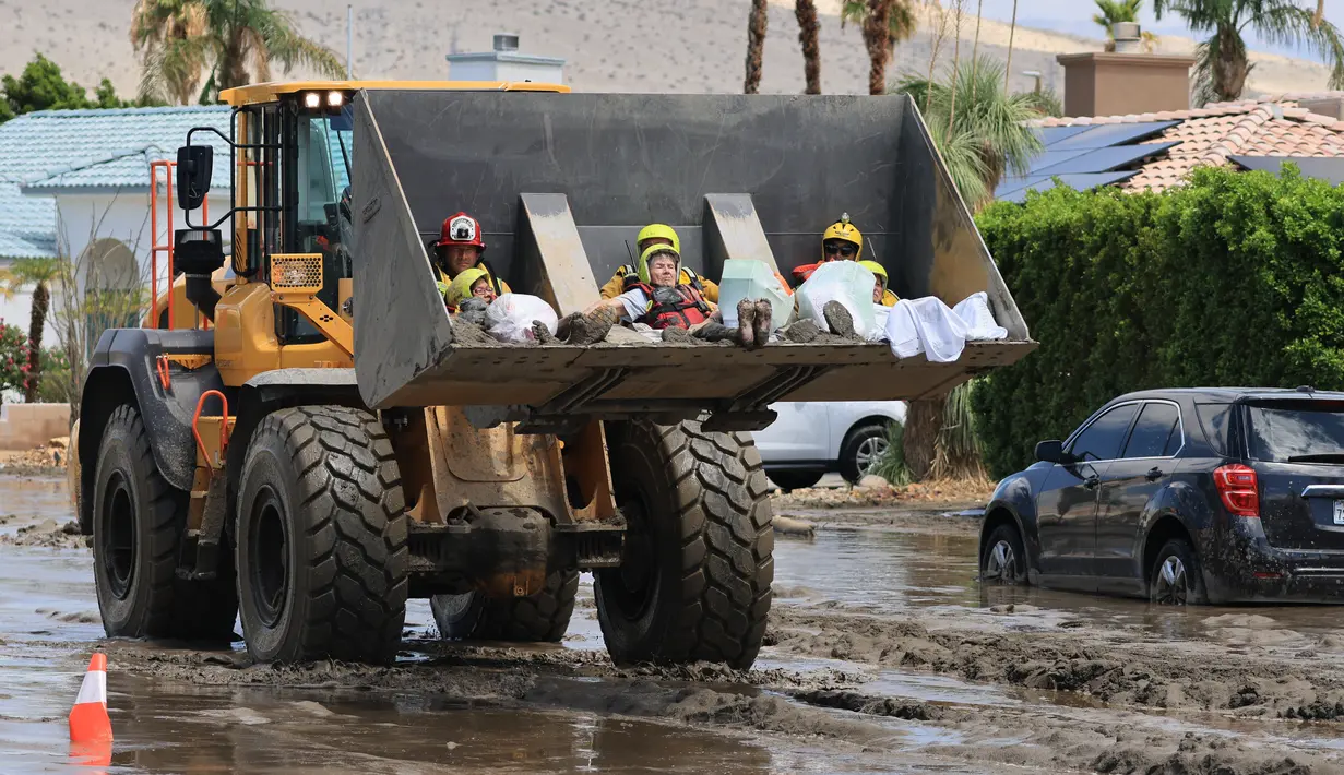 Badai tropis terakhir yang melanda California terjadi pada 1977. Badai tropis Hilary mencapai daratan pada Minggu (20/8) di Semenanjung Baja California di Meksiko. (DAVID SWANSON / AFP)