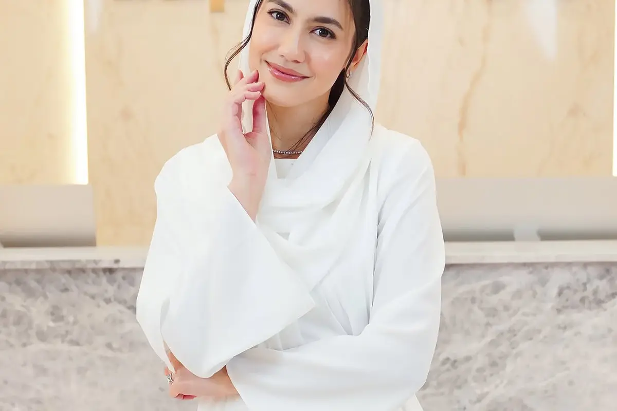 Potret Makeup Fresh Look ala Pevita Pearce, Inspirasi Tampilan Hari Raya 2025