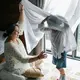 Menjadi pendukung utama, memberikan apresiasi pada setiap temuan baru mereka, merupakan salah satu tugas kita sebagai orangtua. [Dok/Pexels.com/Alex Green].