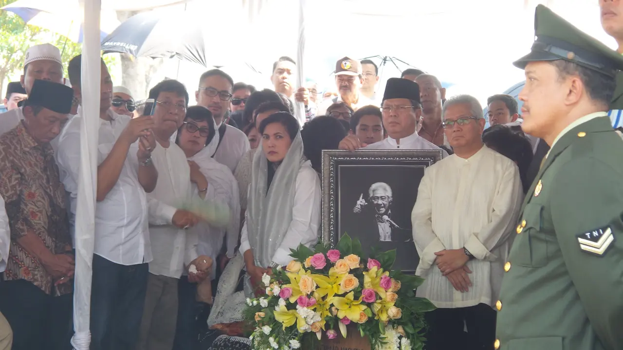 Pemakaman Adnan Buyung Nasution