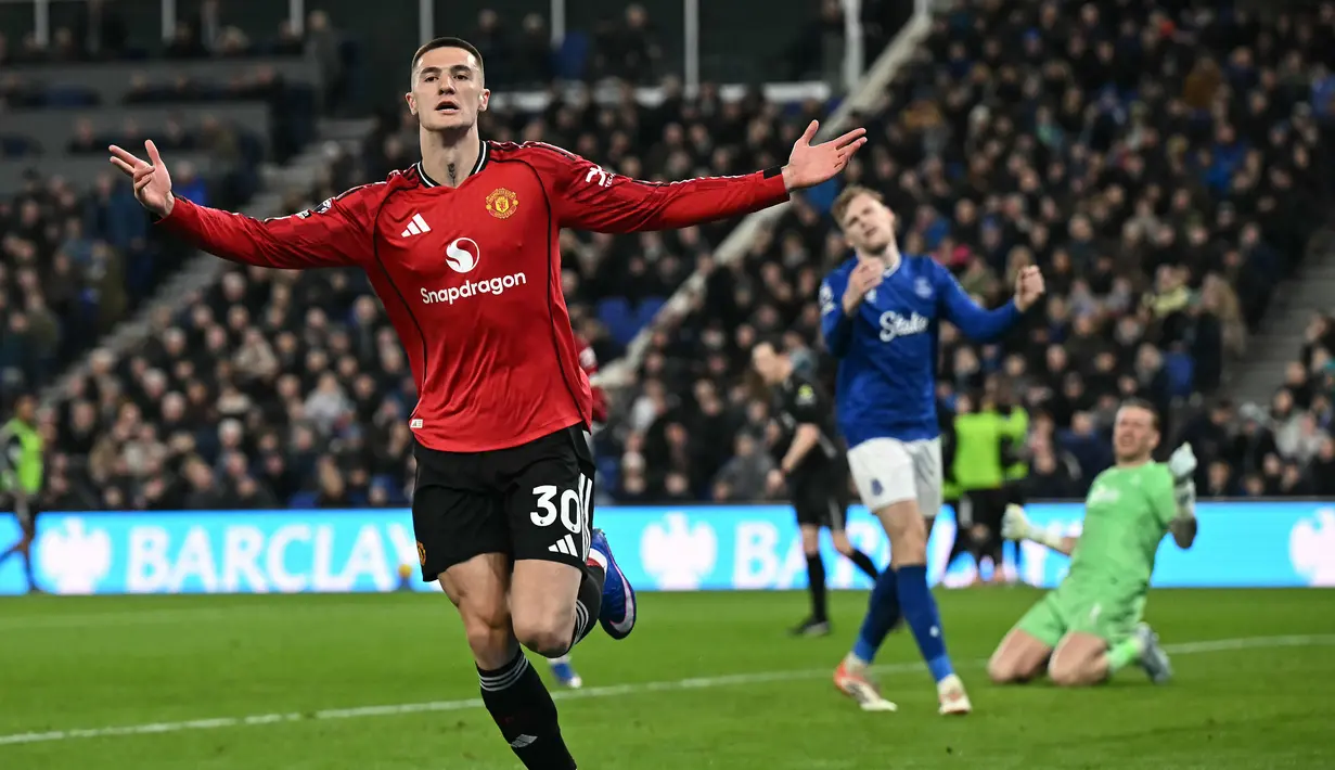 Benjamin Sesko mencetak satu-satunya gol pada menit ke-71 setelah menerima umpan dari Bryan Mbeumo pada pertandingan yang dimainkan di markas Everton ini. (AFP/Paul ELLIS)