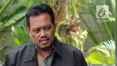 Kepala Divisi Batubara PLN Harlen tiba di Gedung KPK, Jakarta, Jumat (14/9). Harlen diperiksa sebagai saksi untuk tersangka Eni Maulani Saragih. (Merdeka.com/Dwi Narwoko)