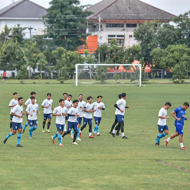 6 Momen Latihan Persela di Stadion Maguwoharjo Yogyakarta, Siap Lawan Persib