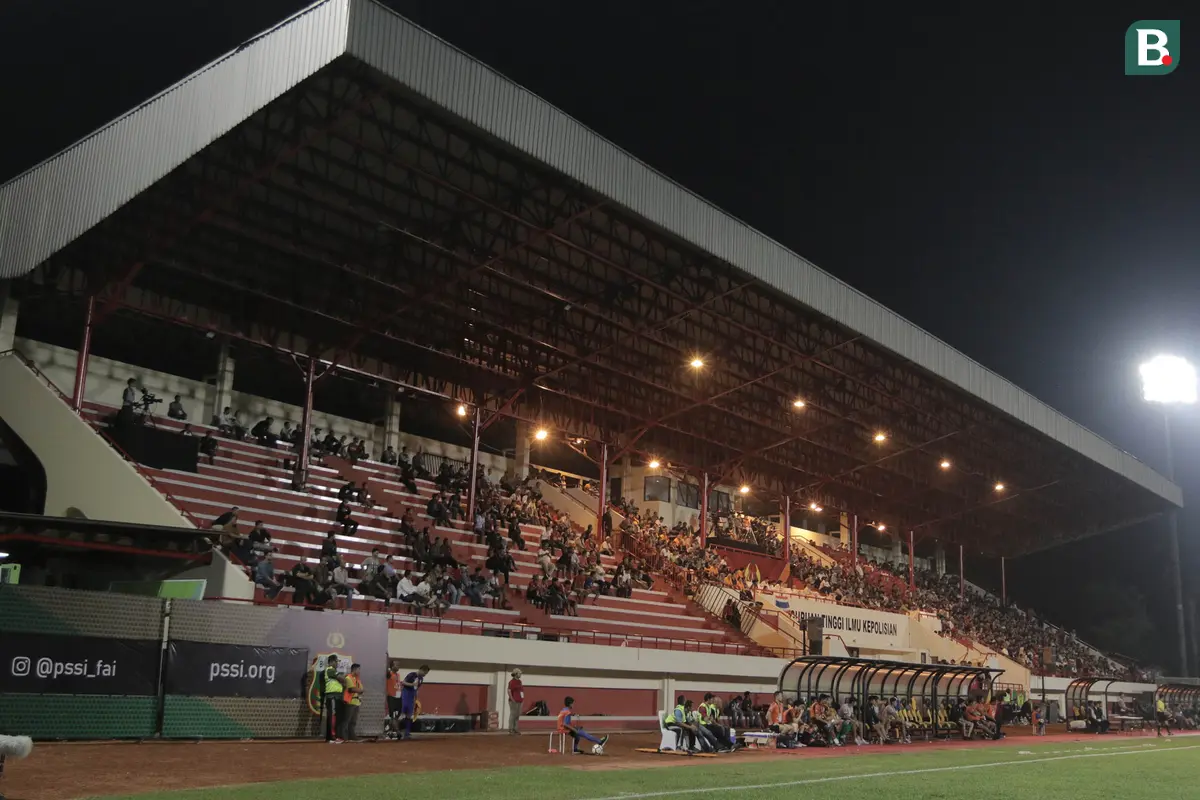 Tribun Stadion PTIK