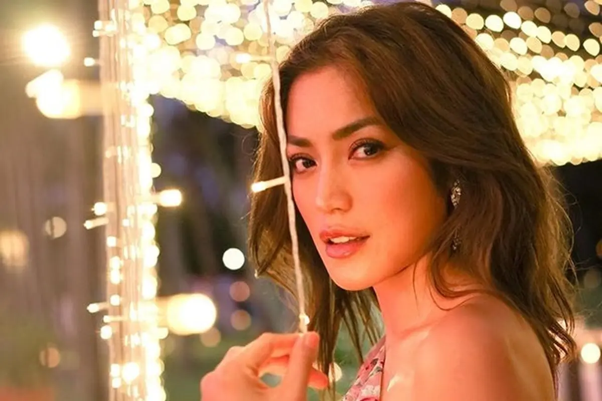 Gosip Nikah Siri Udah Basi, Jedar Tampil Seksi Ngajak Kuda Dangdutan