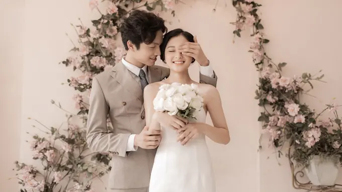 couple romantis bahagia