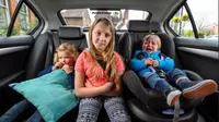 Sejumlah cara dapat orangtua lakukan jika membawa anak saat perjalanan jarak jauh menggunakan mobil.