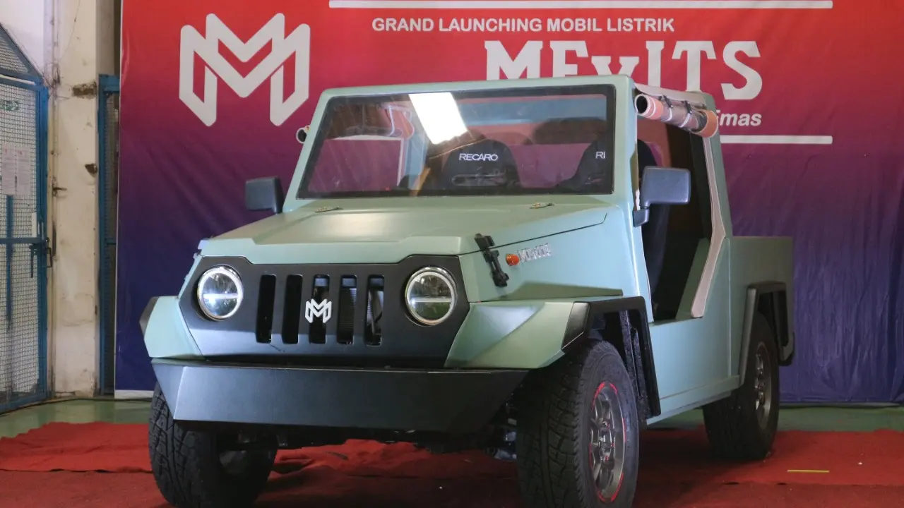 Mobil listrik multiguna yang bernama Multipurpose Electric Vehicle ITS (MEvITS). (Dian Kurniawan/Liputan6.com)
