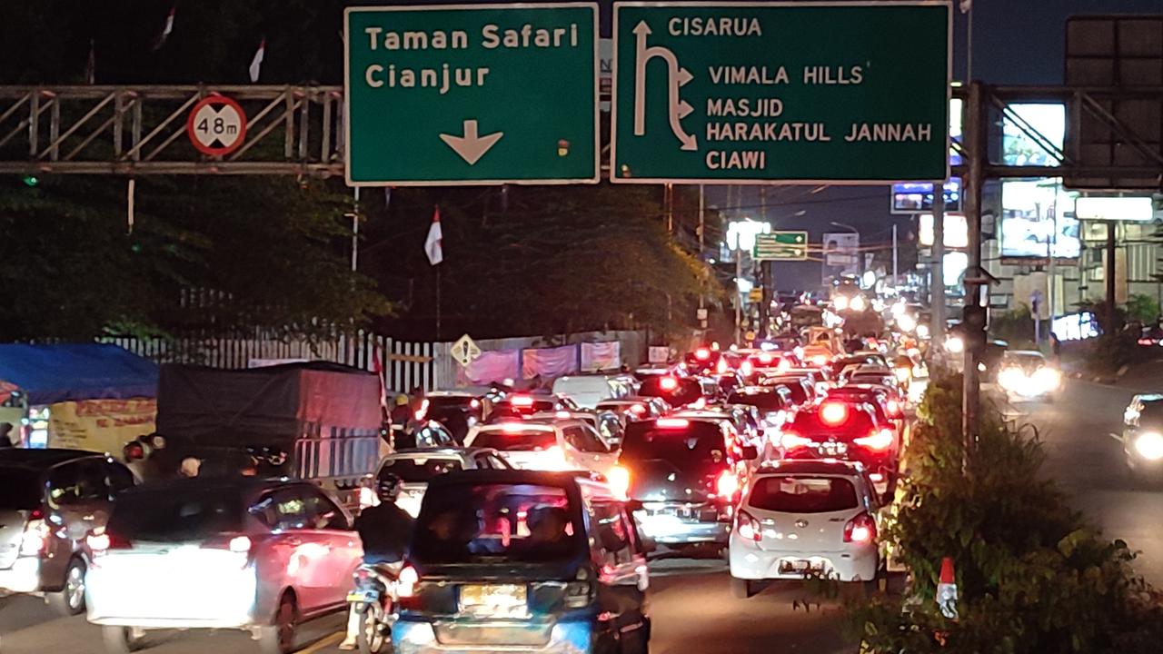 Antrean Kendaraan di Puncak Bogor