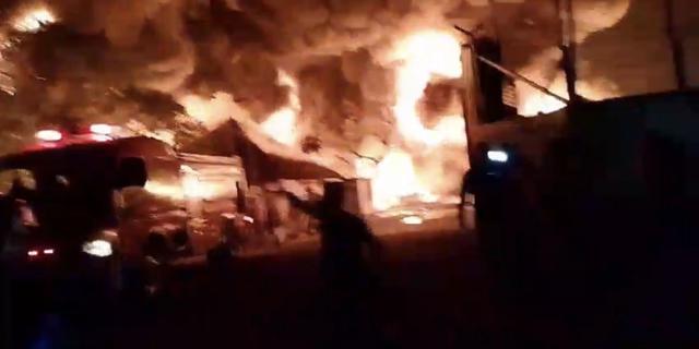 Pabrik Sandal Swallow Kebakaran, Damkar: Semoga Sampai Selesai Tak Ada Korban Jiwa