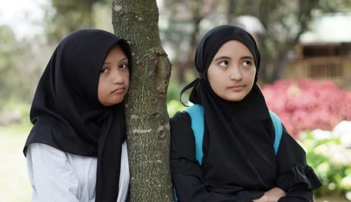 Potret kekompakan Arafah Rianti dan sang adik, sering mendaki gunung bareng. (Sumber: Instagram/@arafahrianti)