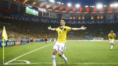 Dua gol pemain tengah Kolombia, James Rodriguez, ke gawang Uruguay (29/6/2014) sukses antar timnya masuk ke delapan besar Piala Dunia 2014. (REUTERS/Kai Pfaffenbach)