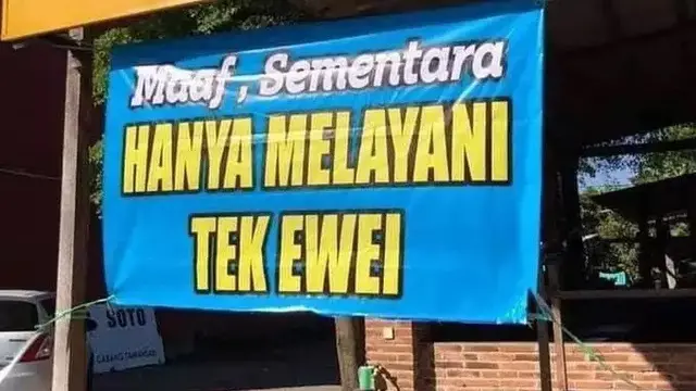 6 Spanduk Jualan Pakai Bahasa Inggris Ini Bikin Mikir, Nyeleneh