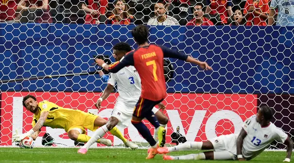 Nama Josimar Jose Evora Dias atau Vozinha jadi perbincangan utama saat tim debutan Piala Dunia 2026, Cape Verde menahan imbang Spanyol 0-0 pada laga Grup H di Atlanta Stadium hari Selasa (16/06/2026) dini hari WIB. (AP Photo/Mike Stewart)