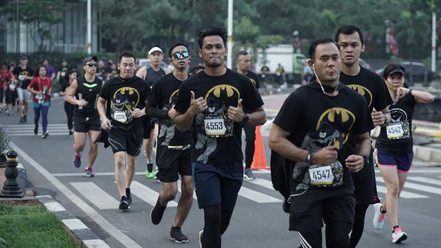 FOTO: Ribuan Pelari Ikut Meramaikan Batman Run Series di Lippo Puri Mall