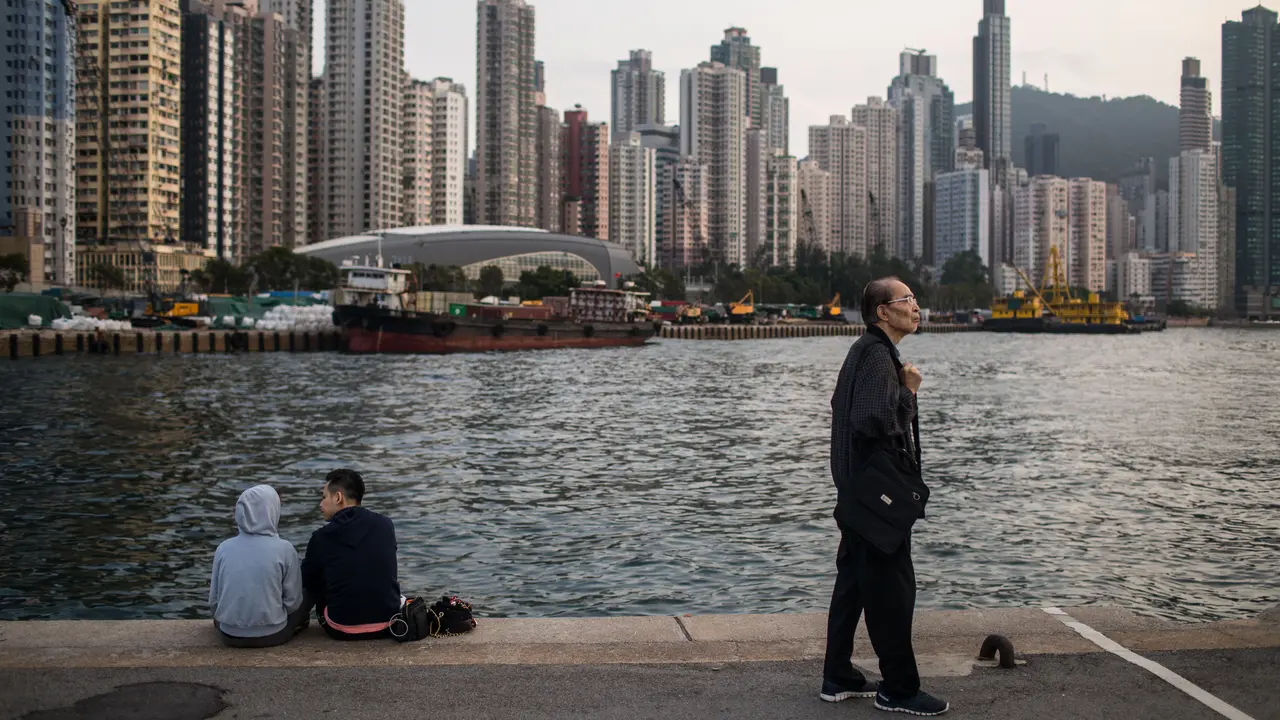 Menikmati Suasana Dermaga Pelabuhan Victoria di Hong Kong