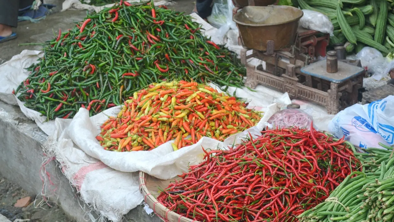 Cabai di pasar tradisional. (Foto: Liputan6.com/Muhamad Ridlo)
