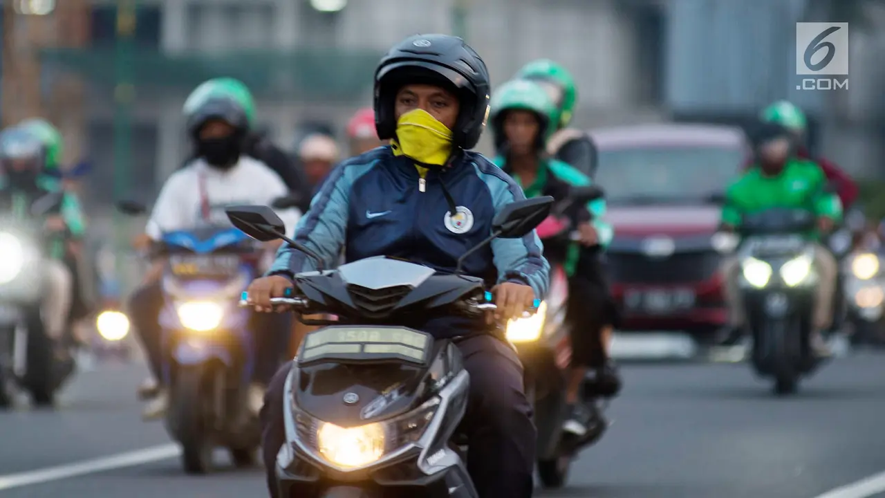 Kualitas Udara Jakarta Buruk, Warga Beraktivitas Pakai Masker