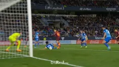 Berita video momen gol indah Philippe Coutinho untuk Barcelona ke gawang Malaga dengan backheel. This video presented by BallBall.