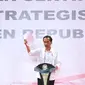 Jokowi dalam acara penyerahan sertifikat tanah di Balikpapan